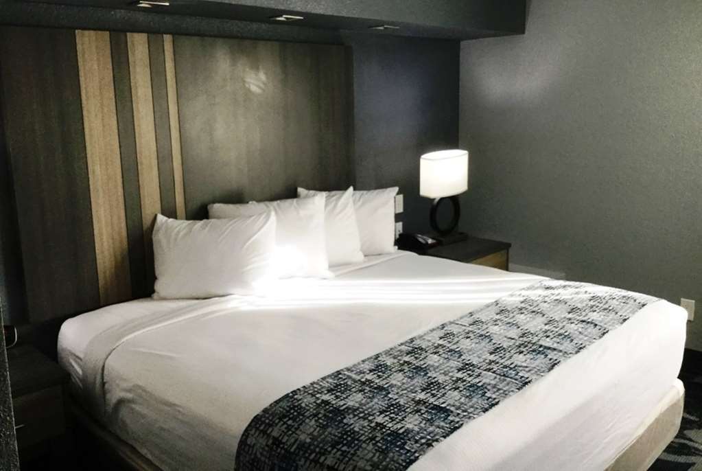 Baymont Inn & Suites Шони Номер фото