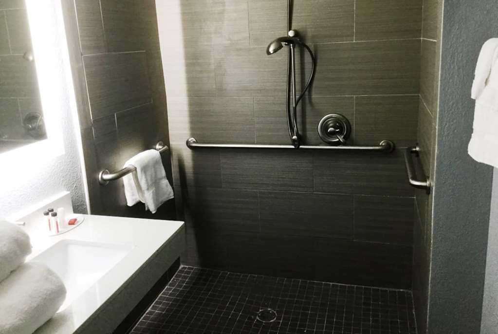 Baymont Inn & Suites Шони Номер фото